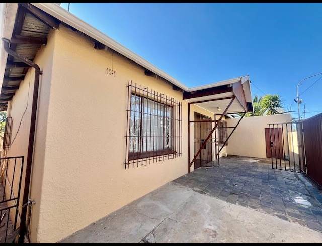 4 BEDROOM HOUSE FOR SALE IN KENSINGTON